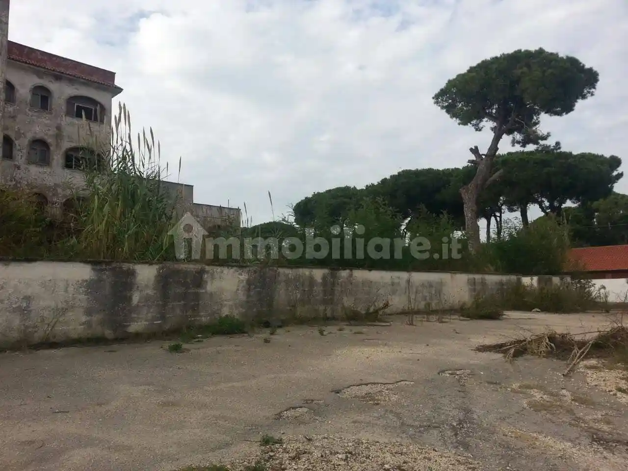 Palazzo - Edificio in vendita a Mondragone