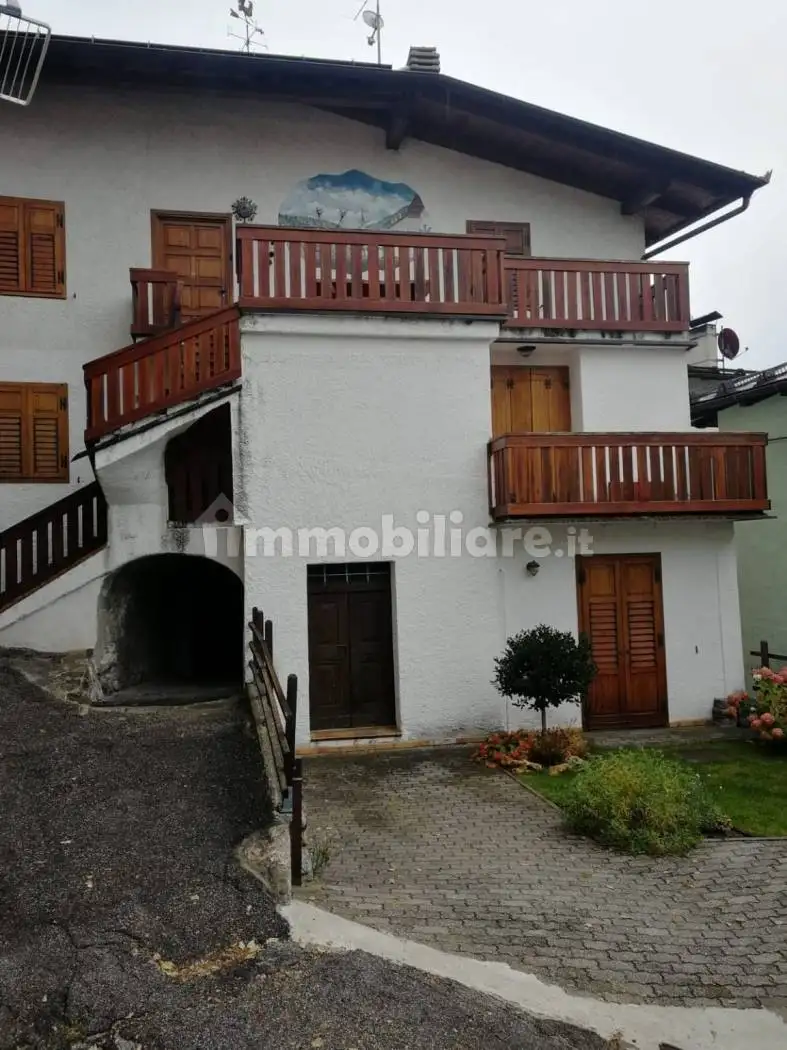 Appartamento in vendita a Commezzadura