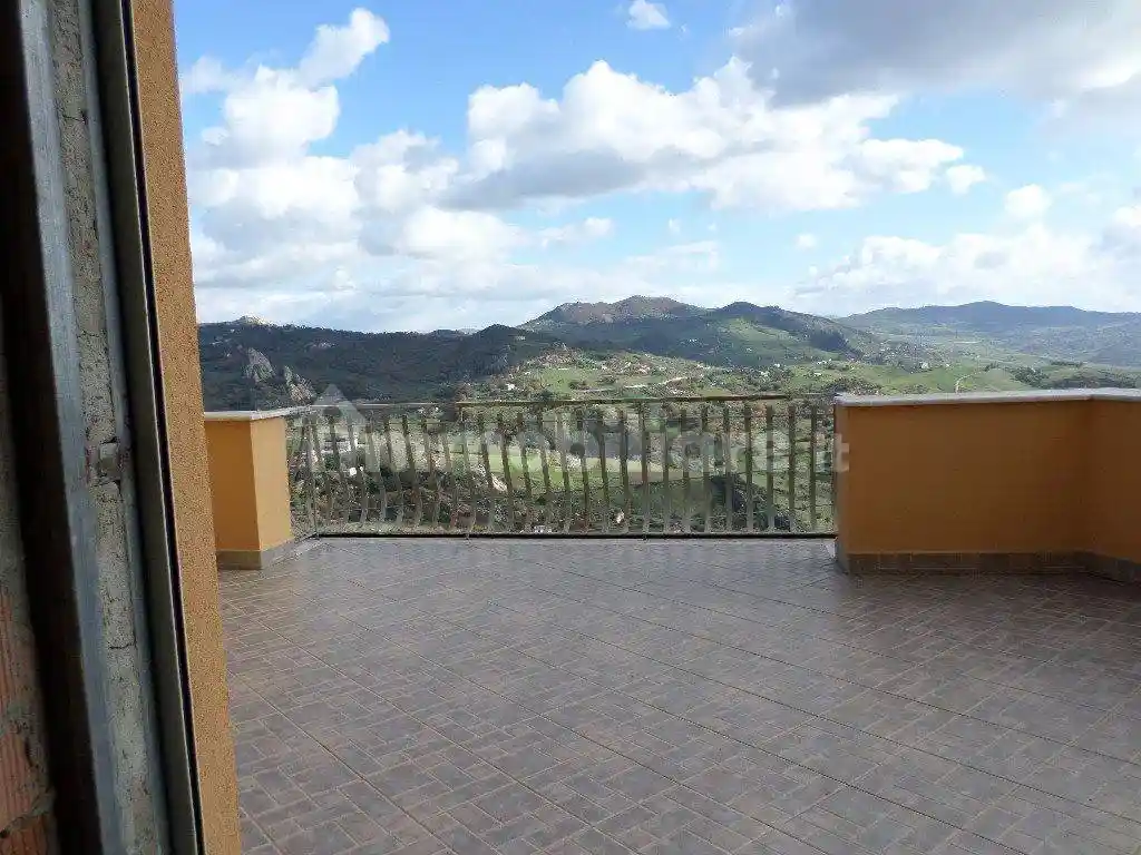 Palazzo - Edificio in vendita a Nicosia