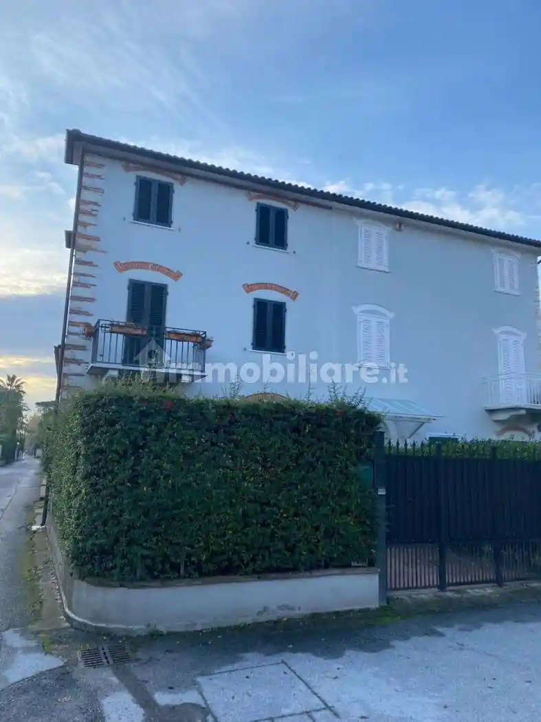 Casa indipendente in vendita a Forte dei Marmi