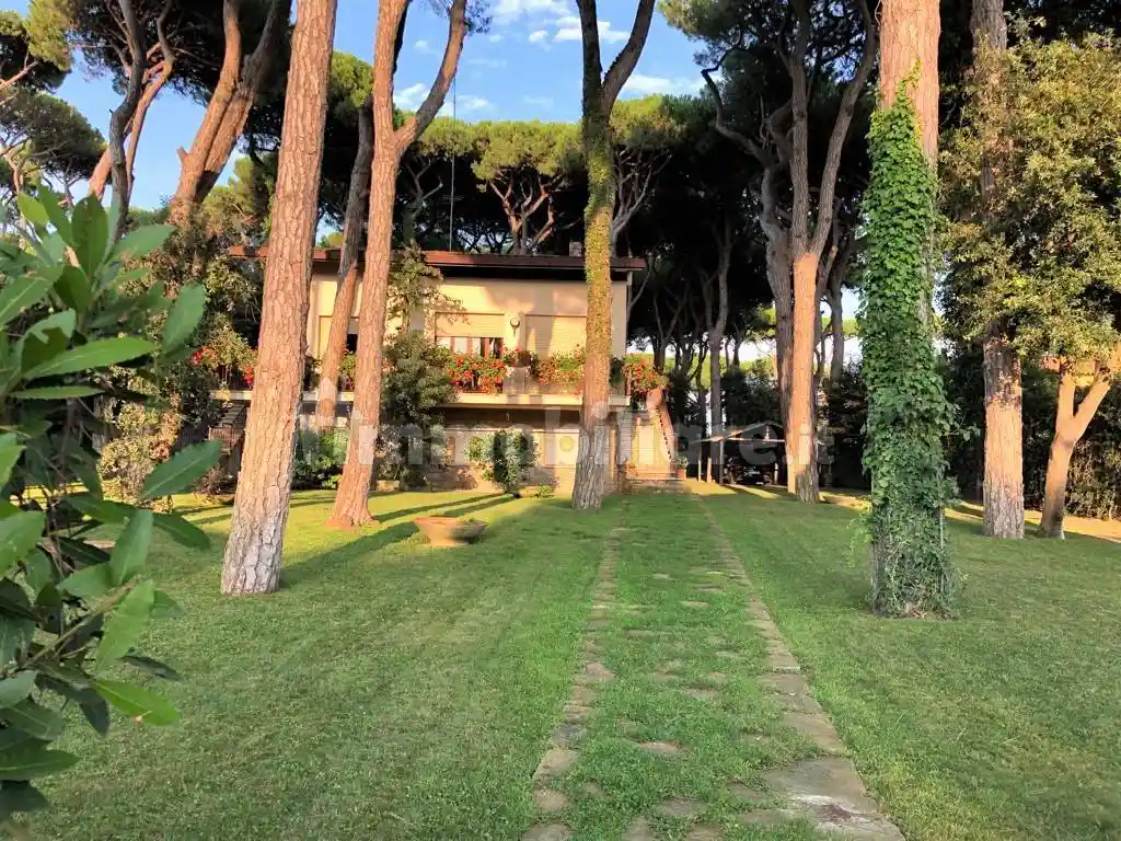 Villa in vendita a Pisa