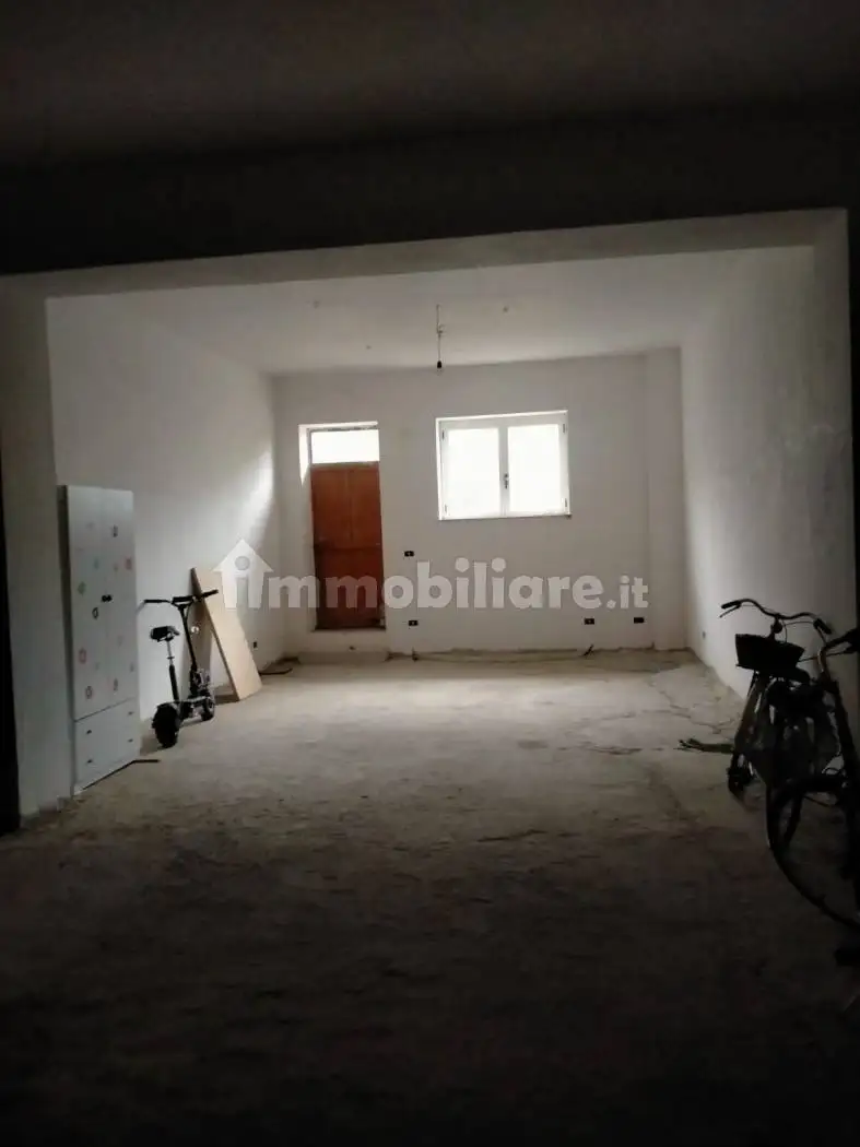 Palazzo - Edificio in vendita a Crosia