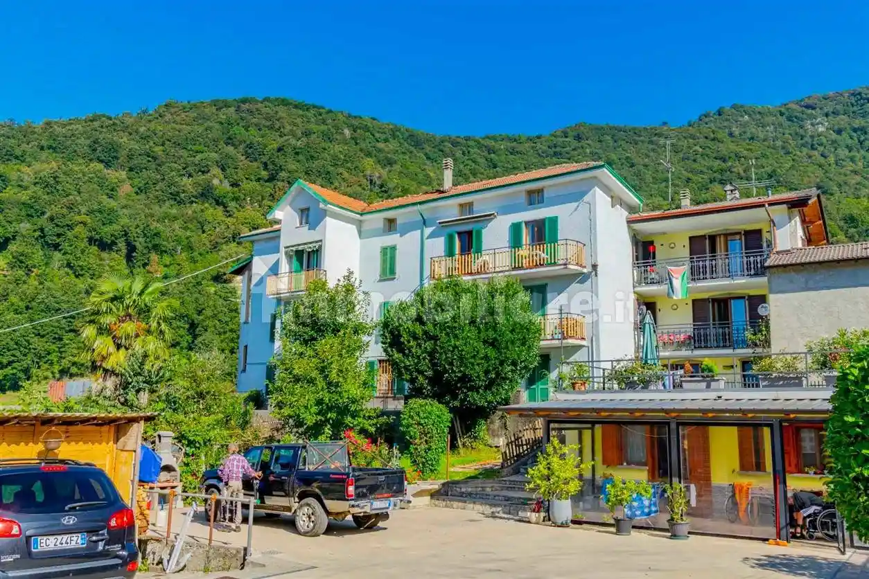 Casa indipendente in vendita a Corna Imagna