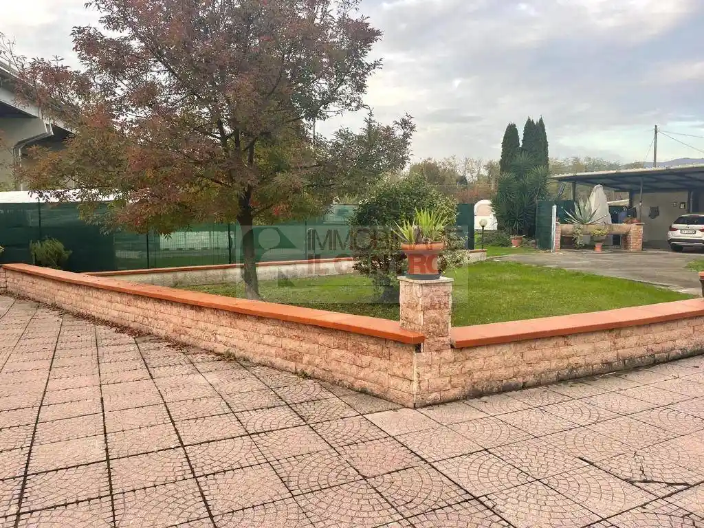 Villa in vendita a Sarzana