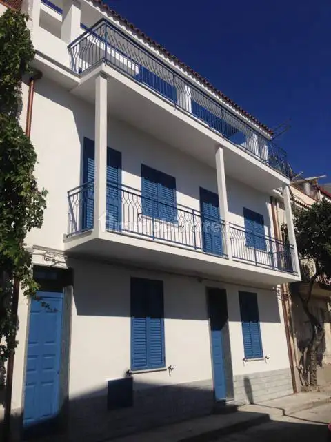 Palazzo - Edificio in vendita a Motta San Giovanni