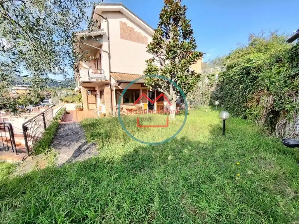 Villa in vendita a Montecatini-Terme