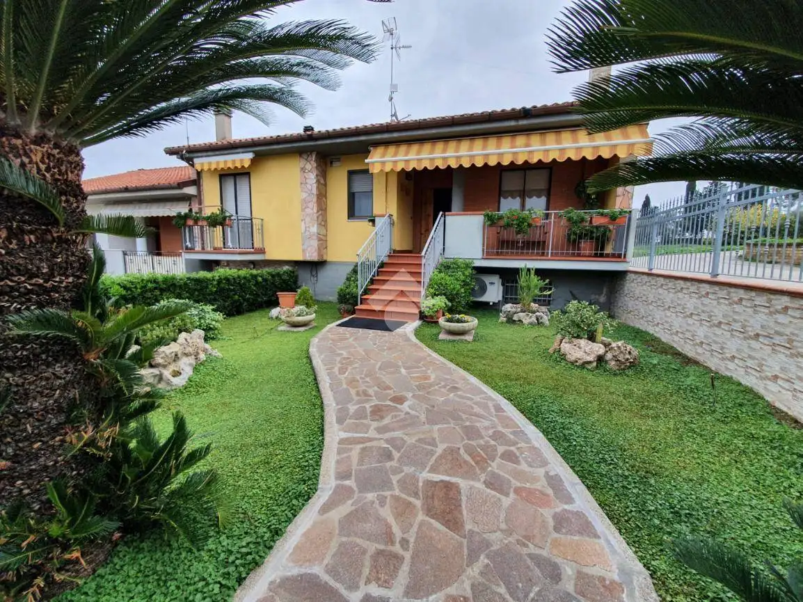 Villa in vendita a Portocannone