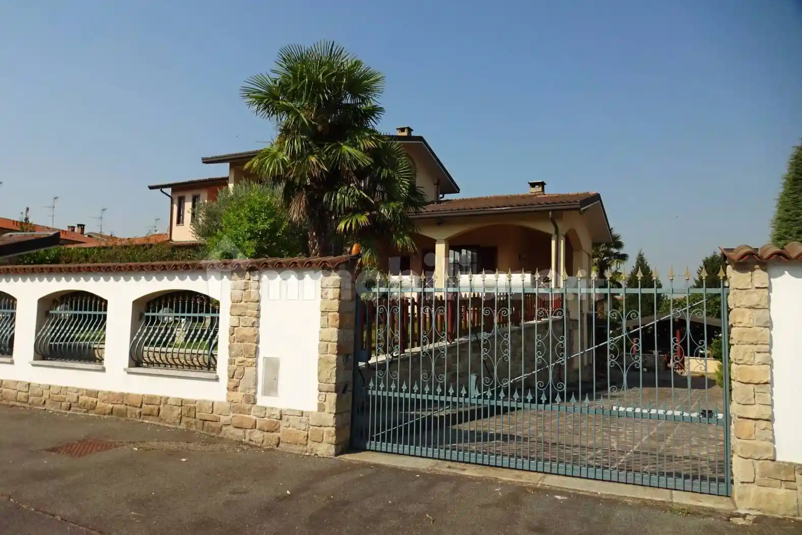 Villa in vendita a Calvignasco