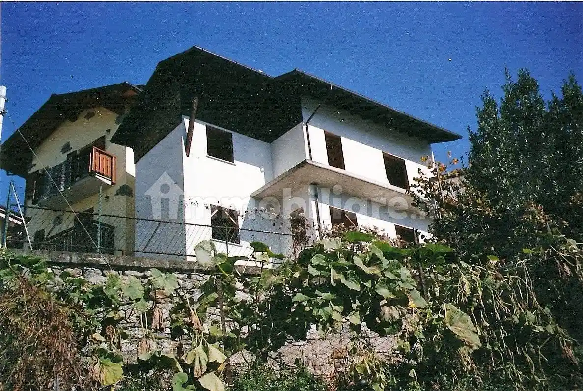Villa in vendita a Montagna in Valtellina
