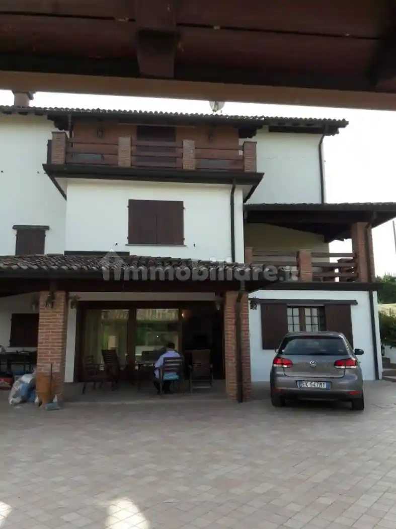 Rustico - Casale in vendita a Ziano Piacentino