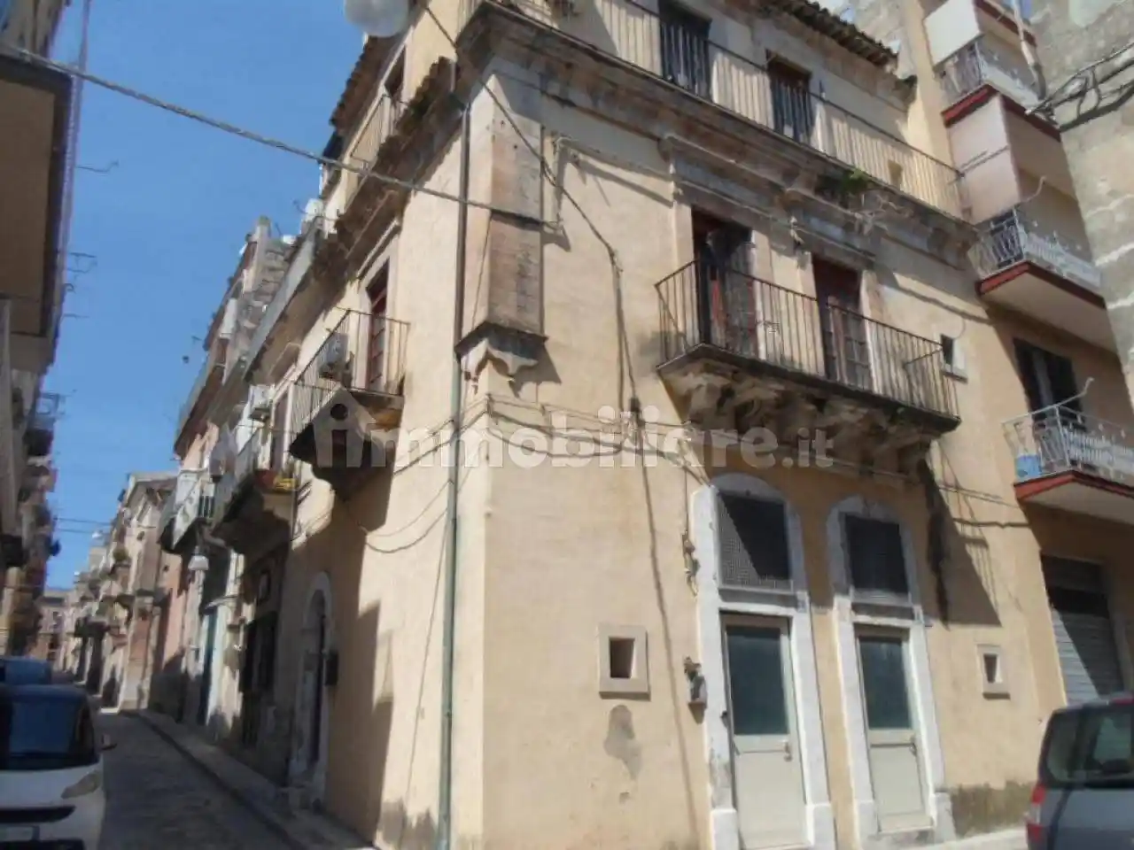 Palazzo - Edificio in vendita a Ragusa