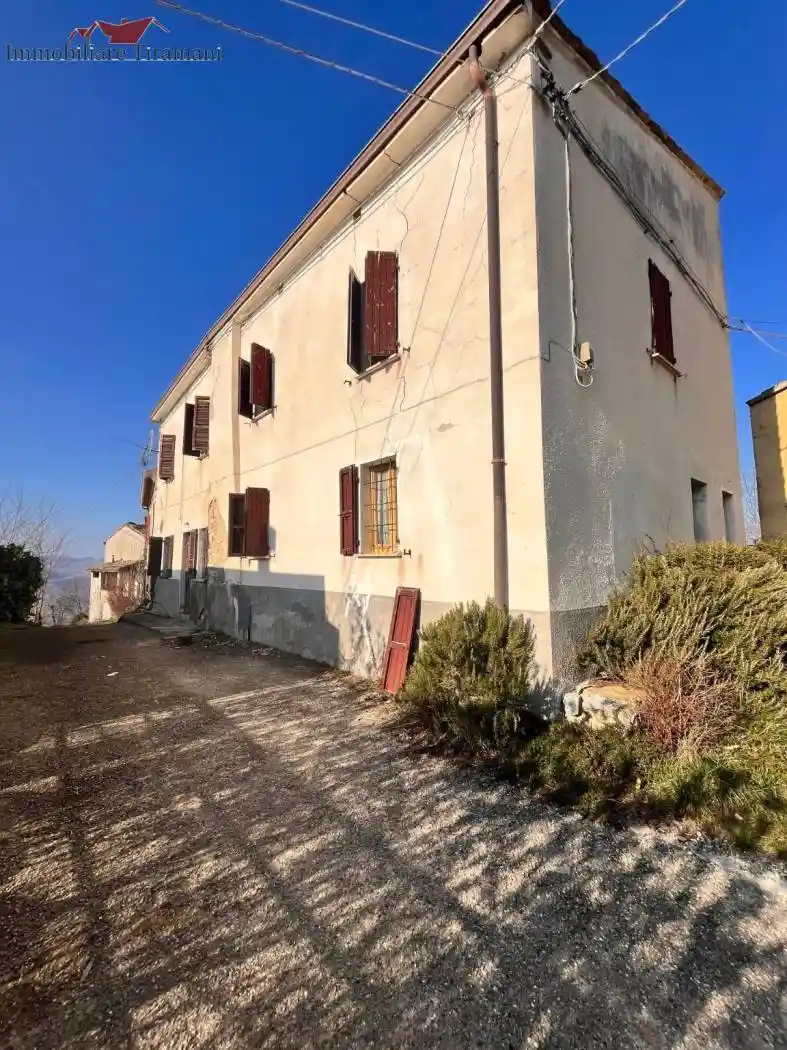 Casa indipendente in vendita a Gropparello