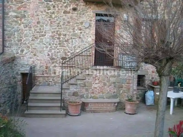 Palazzo - Edificio in vendita a Sinalunga