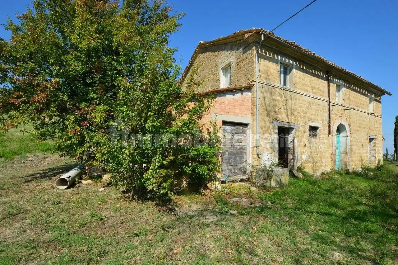 Rustico - Casale in vendita a Monte Roberto