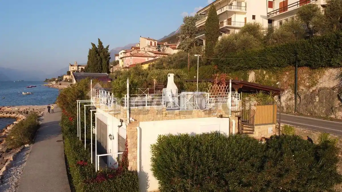Villa in vendita a Brenzone sul Garda