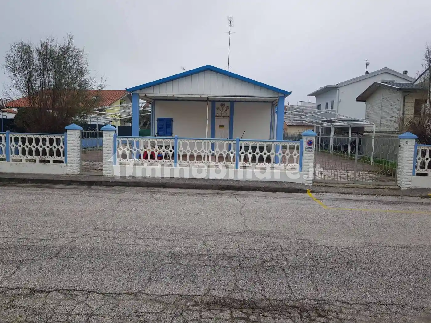 Villa in vendita a Falconara Marittima