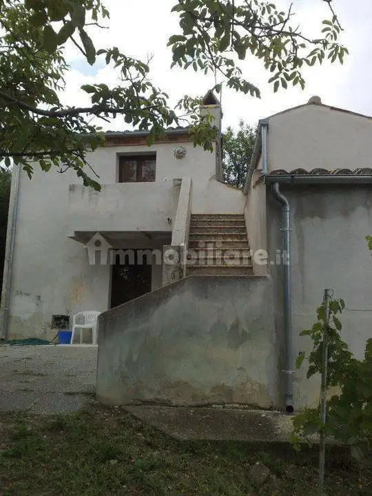 Rustico - Casale in vendita a Loreto Aprutino