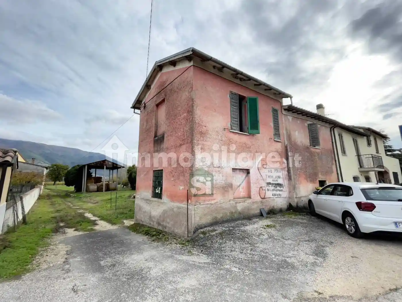 Casa indipendente in vendita a Trevi