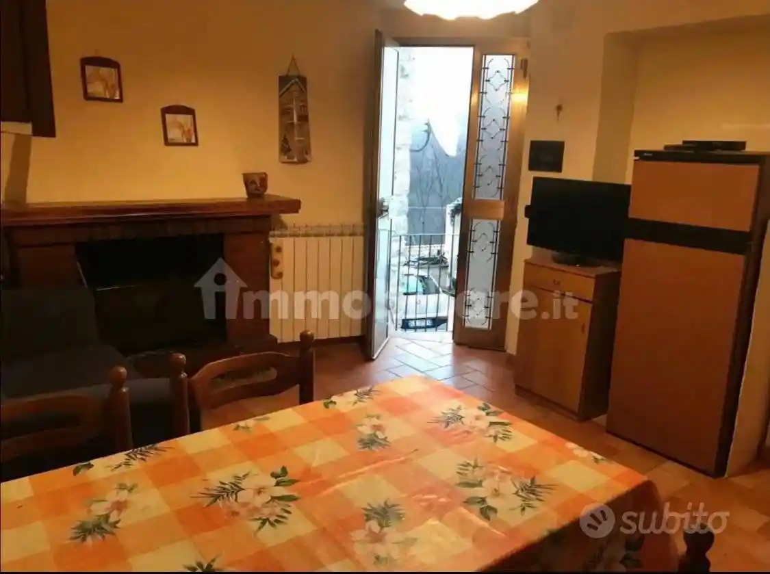 Trilocale Strada Provinciale Isola Castelli Teramo, Centro, Isola del Gran Sasso d'Italia - foto 4