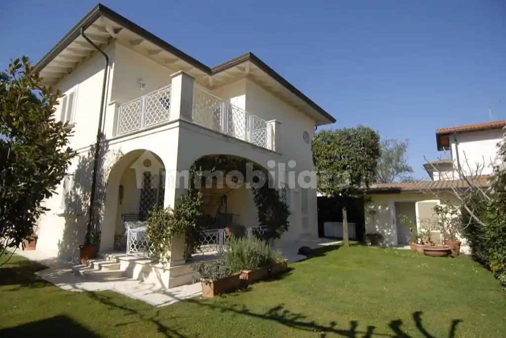 Villa in affitto a Forte dei Marmi