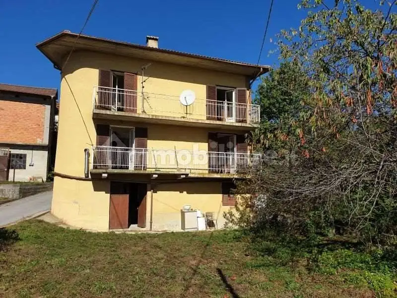 Casa indipendente in vendita a Mombarcaro