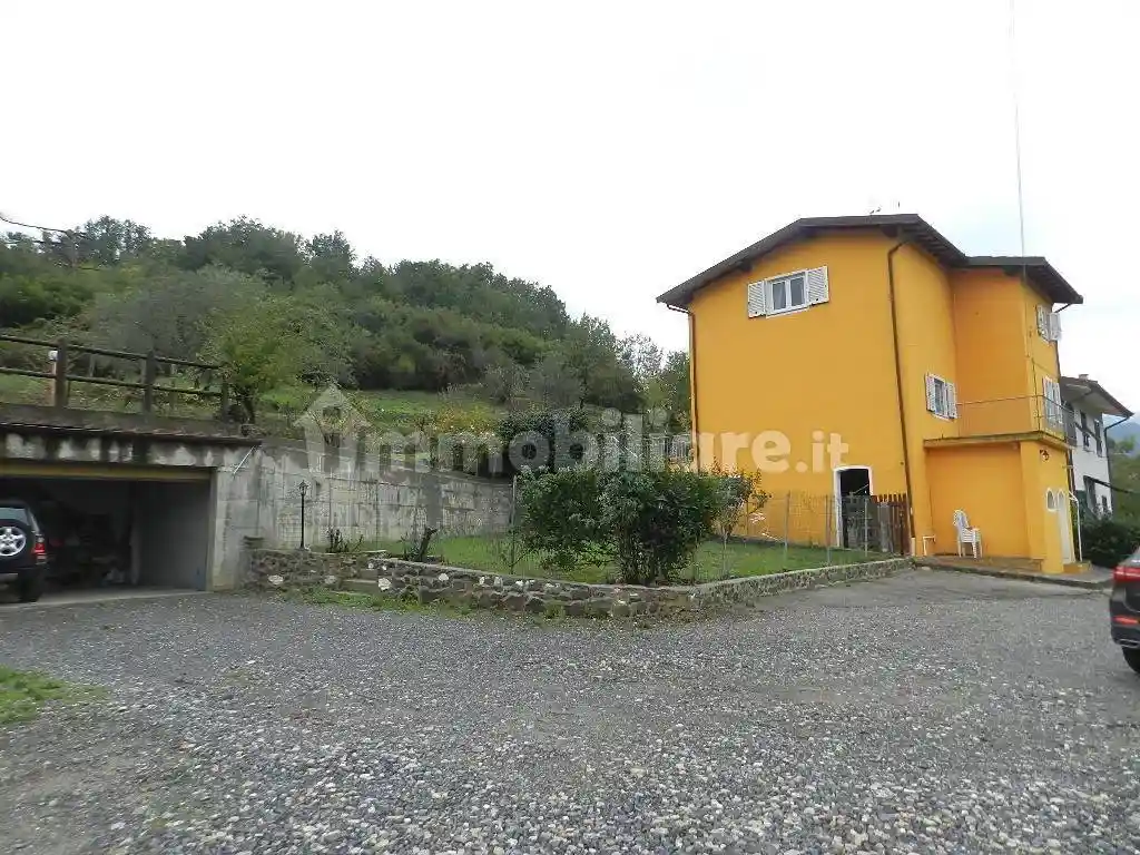 Rustico - Casale in vendita a Lucca