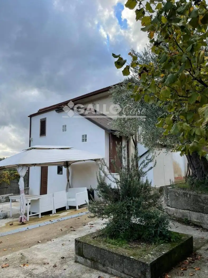 Villa in vendita a Rogliano