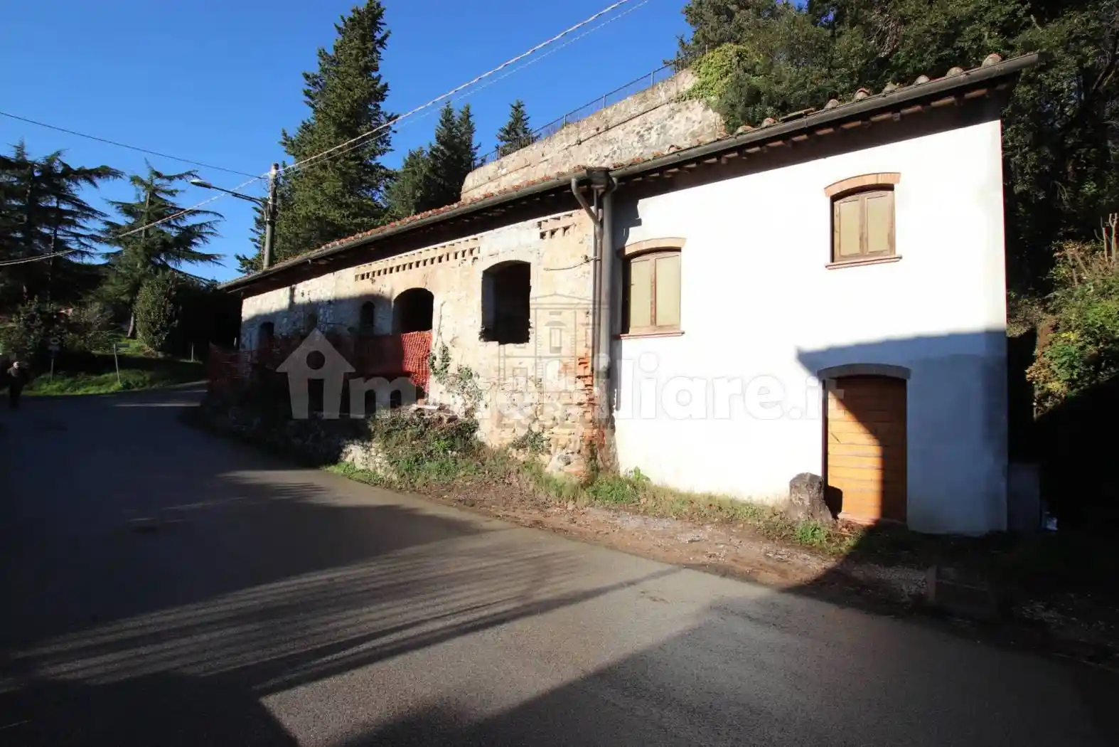 Rustico - Casale in vendita a Lucca