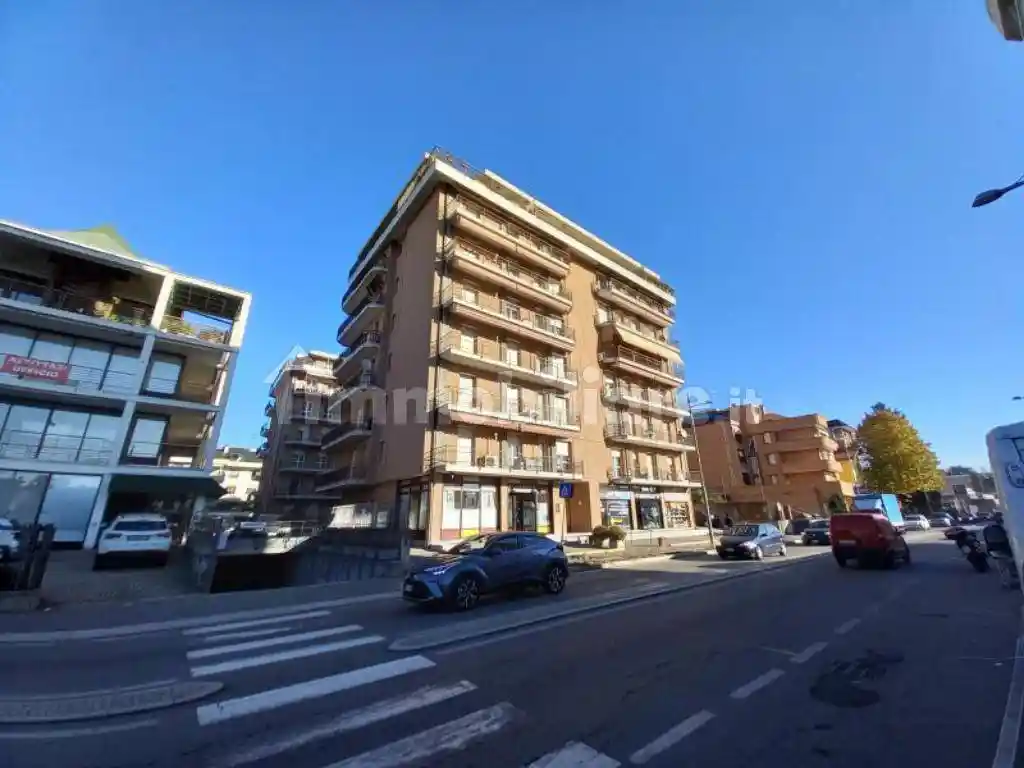 Appartamento in vendita a Sesto Calende