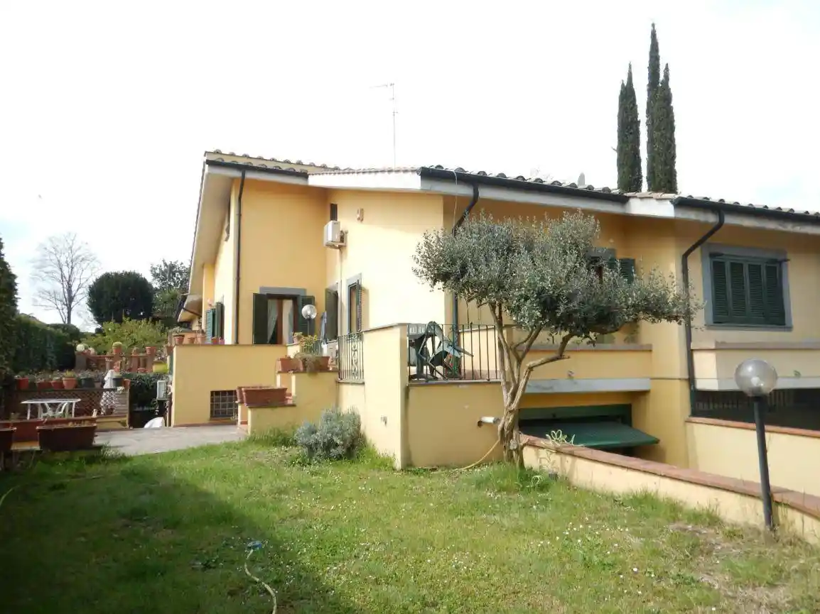 Villa in vendita a Nepi