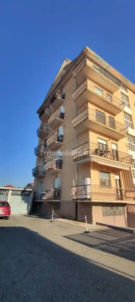 Palazzo - Edificio in vendita a San Carlo Canavese