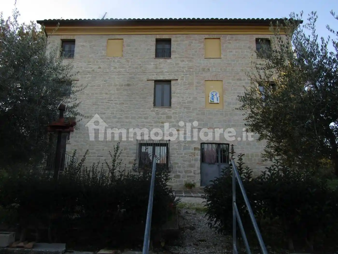 Rustico - Casale in vendita a Monte Roberto