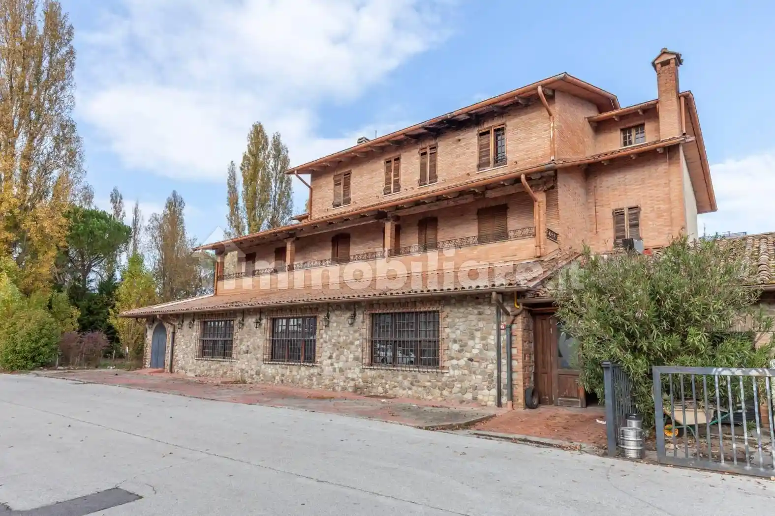 Palazzo - Edificio in vendita a Città della Pieve