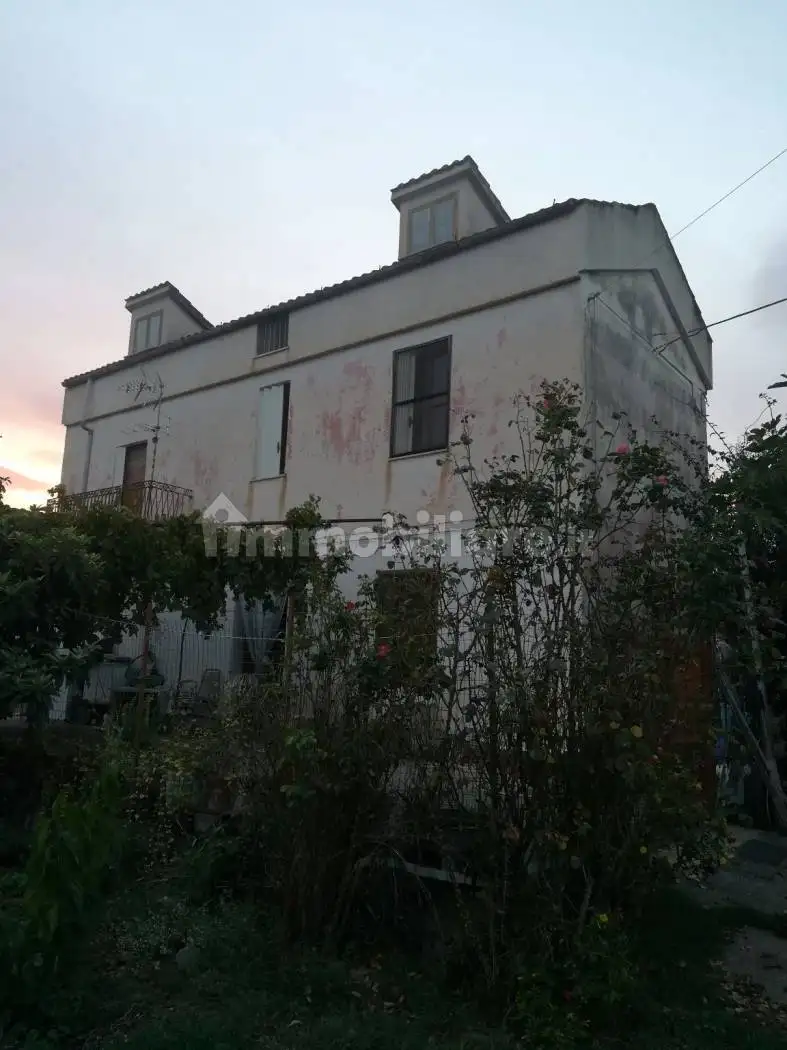 Palazzo - Edificio in vendita a Villapiana