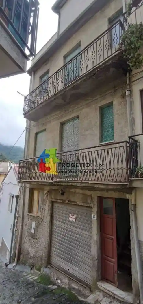 Casa indipendente in vendita a Graniti
