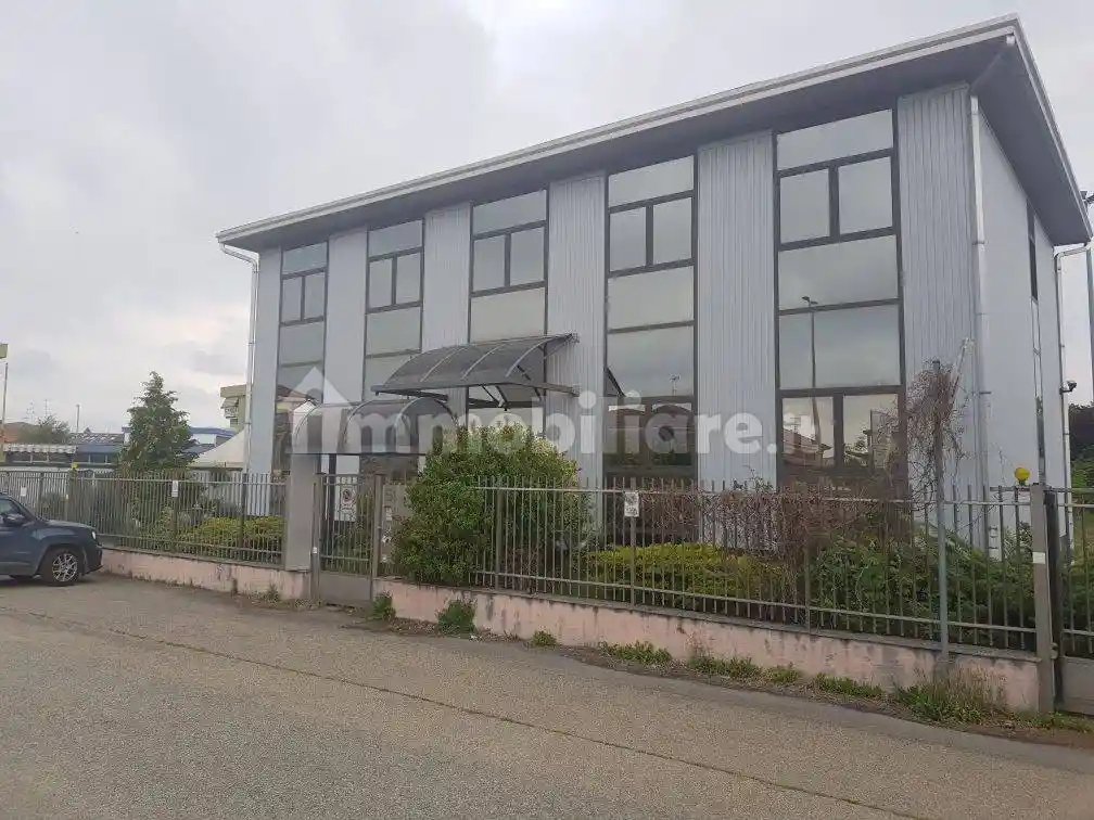 Palazzo - Edificio in vendita a Vercelli