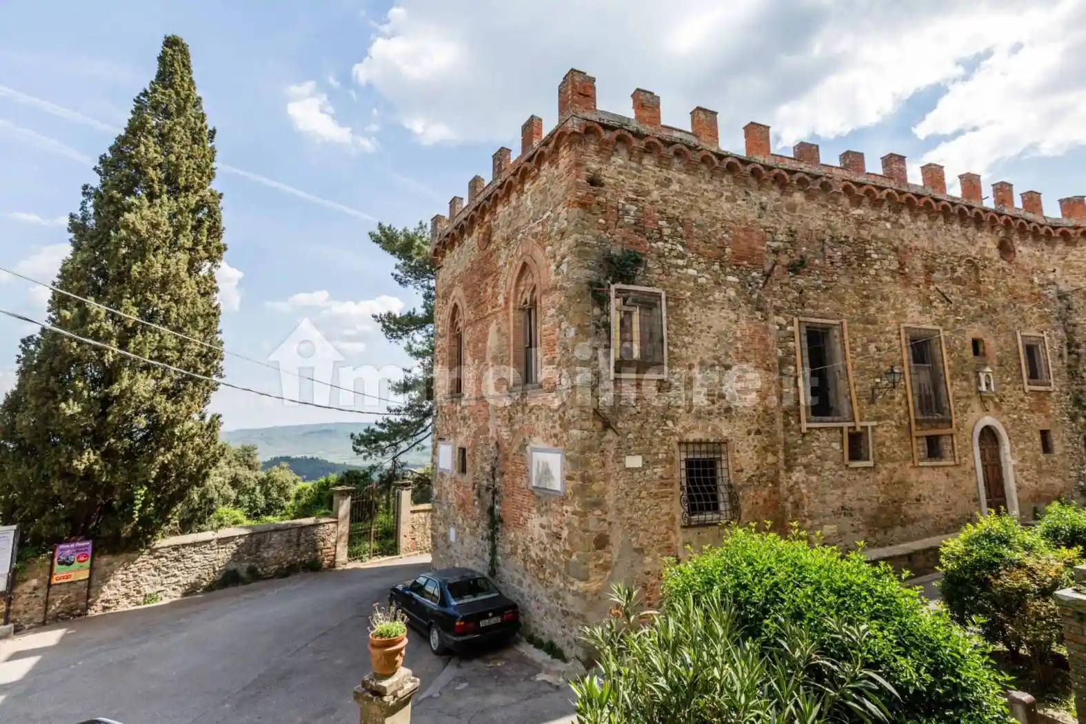 Palazzo - Edificio in vendita a Bucine