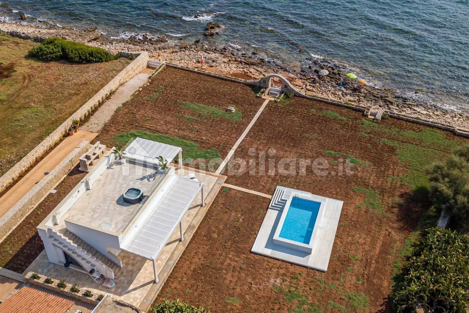 Villa plurifamiliare, ottimo stato, 1000 m², Centro, Castrignano del Capo - foto 4