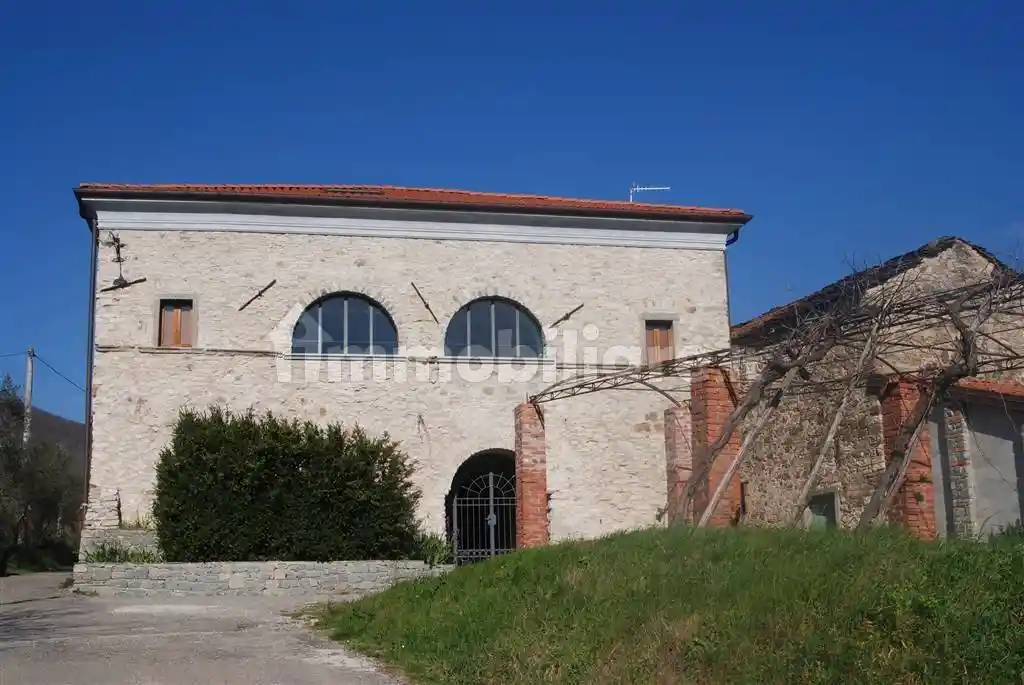 Rustico - Casale in vendita a Pontremoli