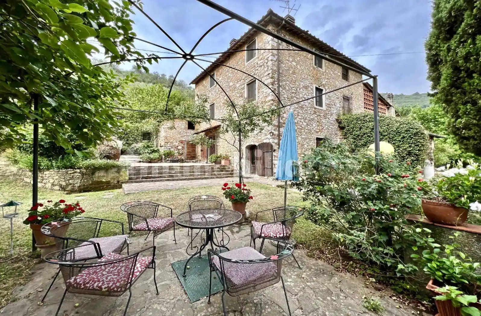 Rustico - Casale in vendita a Lucca