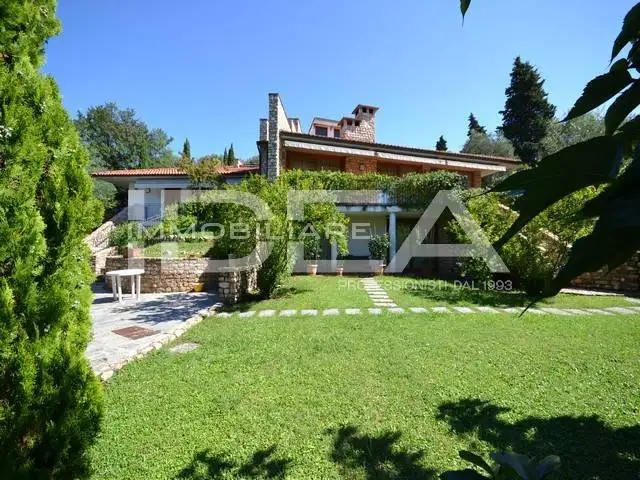 Villa in vendita a Lucca