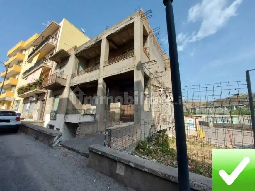 Palazzo - Edificio in vendita a Reggio Calabria
