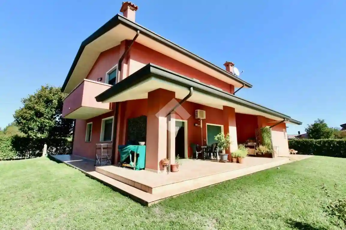 Villa - foto 2