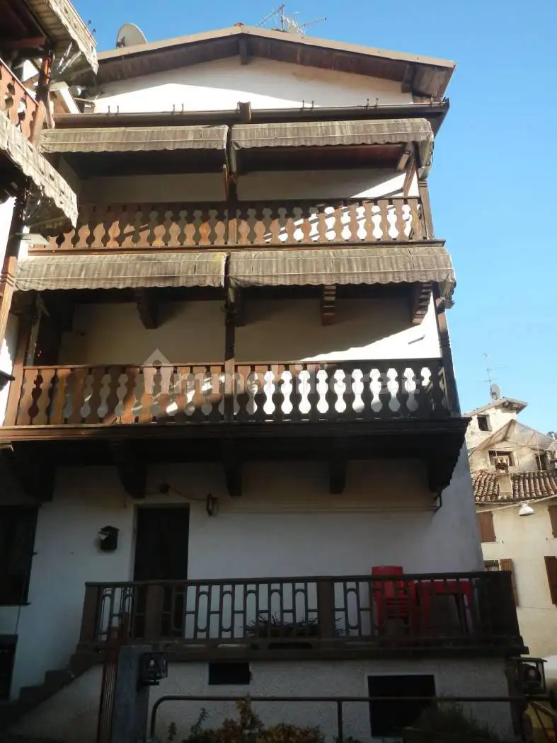 Palazzo - Edificio in vendita a Bovegno