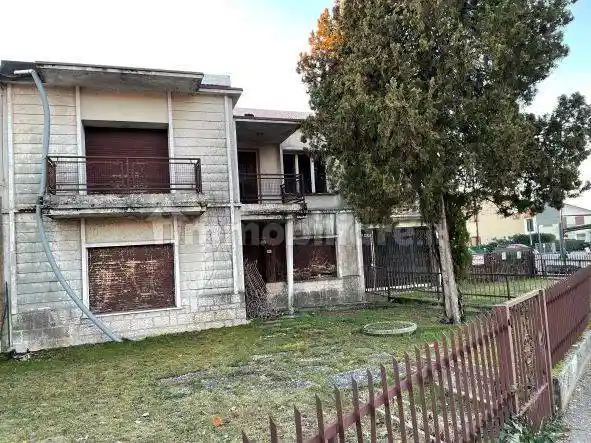 Casa indipendente in vendita a Pianezze