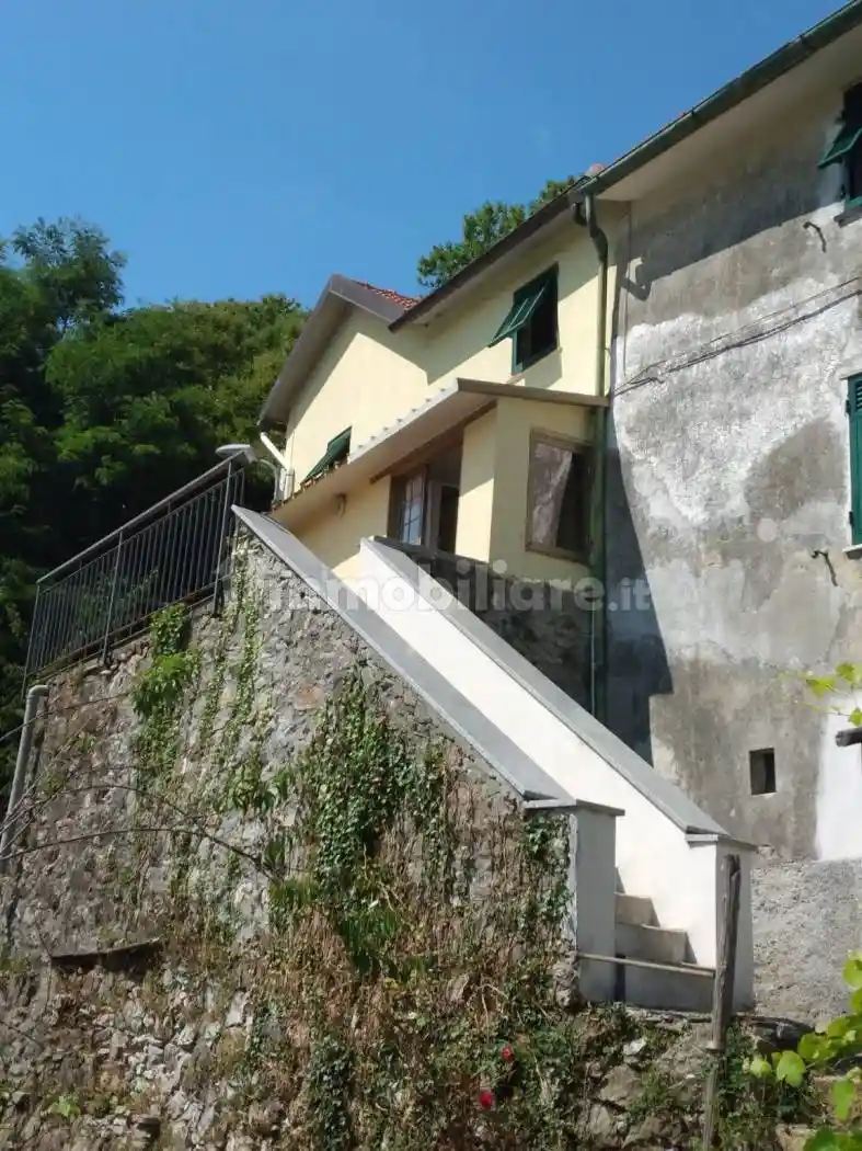 Casa indipendente in vendita a Maissana