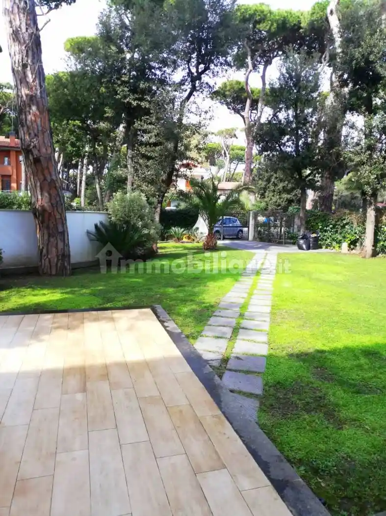 Villa in vendita a Fiumicino