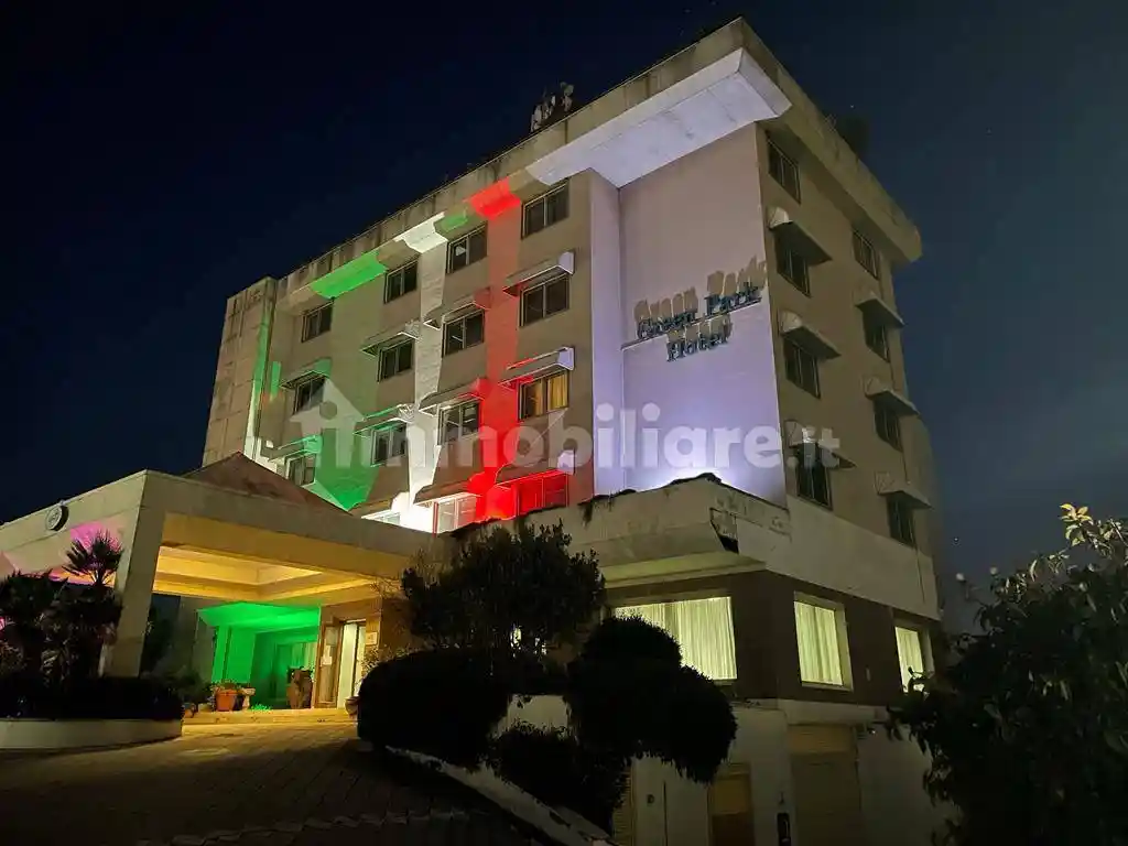 Palazzo - Edificio in vendita a Roma