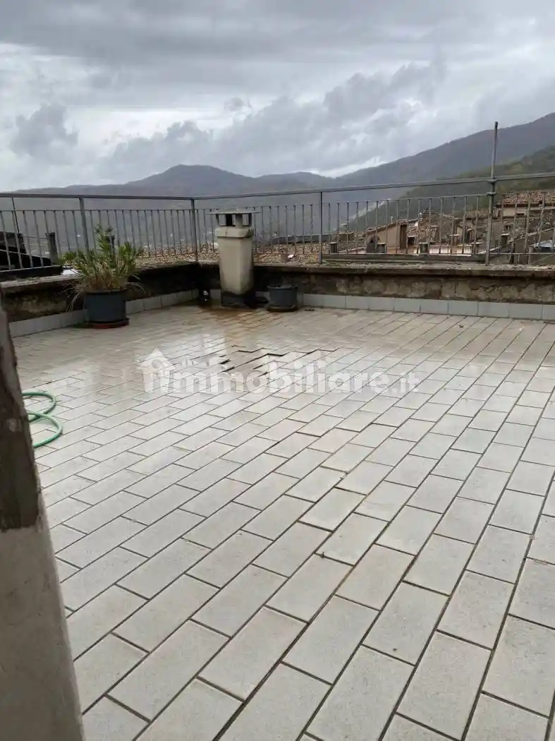 Trilocale via Vittorio Emanuele 88, Centro, Vico nel Lazio - foto 5