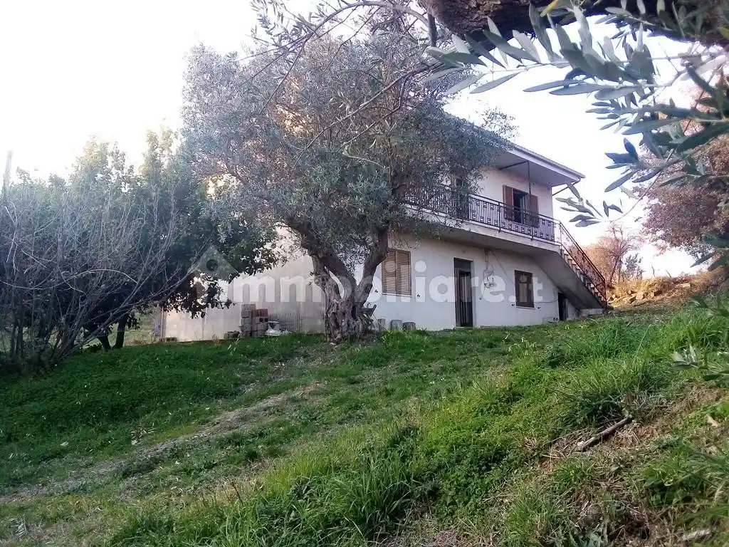 Villa in vendita a Lattarico